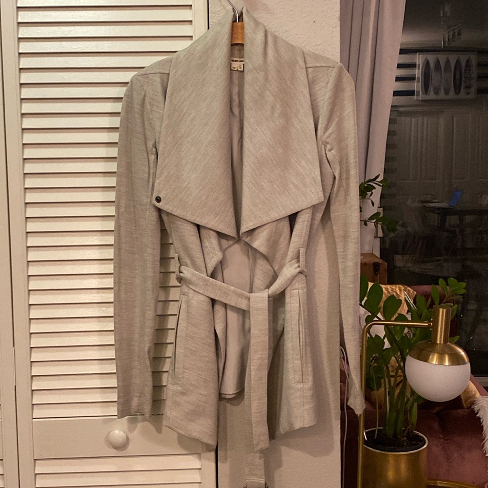 Helmut Lang 100% Wool Jacket. Good condition. Size petite.